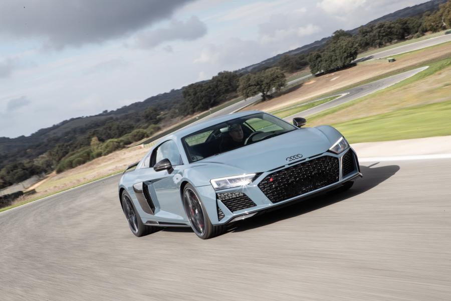  Audi R8 V10 Performance 2019 года  (WW) (фото 38 из 43)